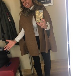 Tan cape with faux fur collar
